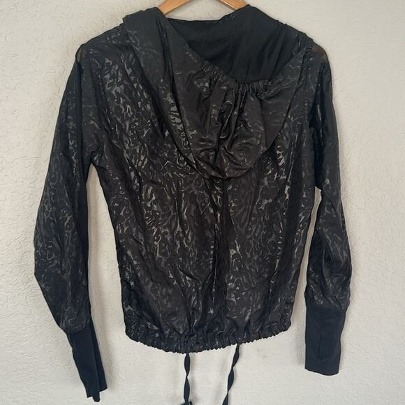 ZYIA Active Leopard Print Windbreaker Jacket Hoodie Full Zip Pockets Outdoors - Picture 9 of 9